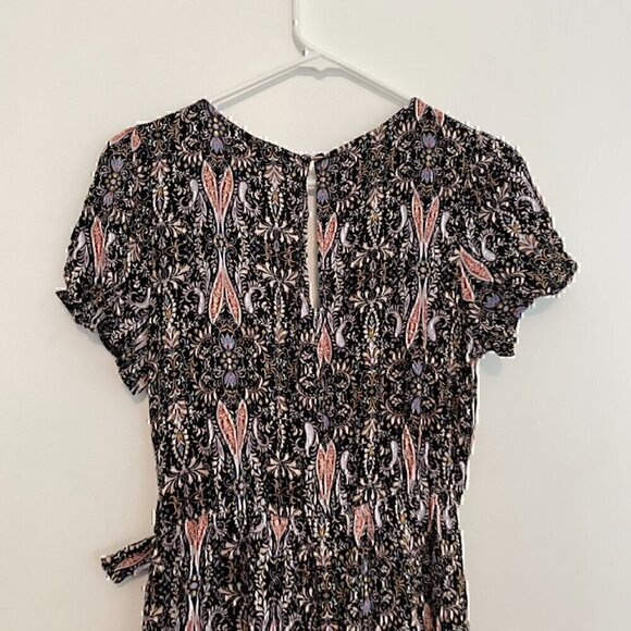 LUSH Black Multi Paisley Floral Short Sleeve Boho Surplice / Faux Wrap Romper L - Picture 10 of 13
